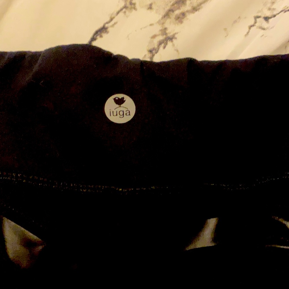 8 pairs of yoga pants/leggings size small